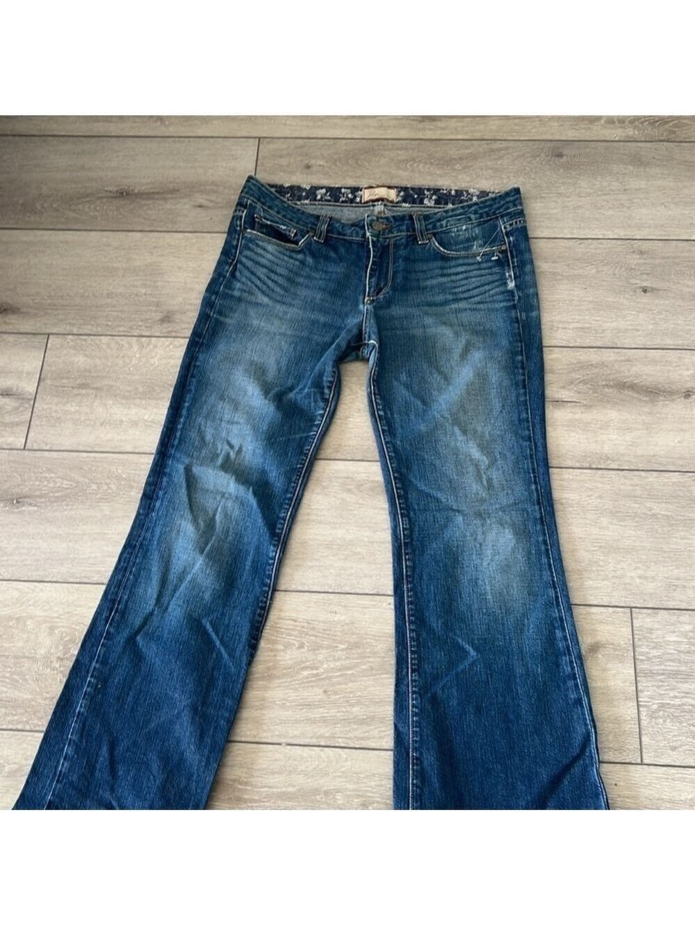 Paige Hollywood Hill Classic Blue denim mid rise flare Jeans size 30 - Picture 3 of 7